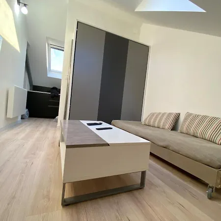 La 5 Etoiles 30g Rue General Margueritte Lägenhet